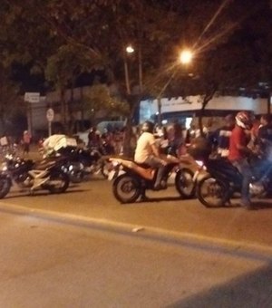 Grupo protesta contra liberação de acusado de atropelar motociclista