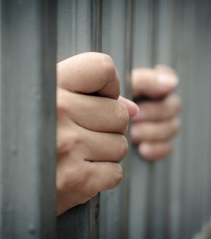 Homem é condenado a 17 anos de prisão por assassinar ex-namorada em Maceió