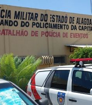 Jovem é preso por tráfico de drogas no bairro do Feitosa, em Maceió