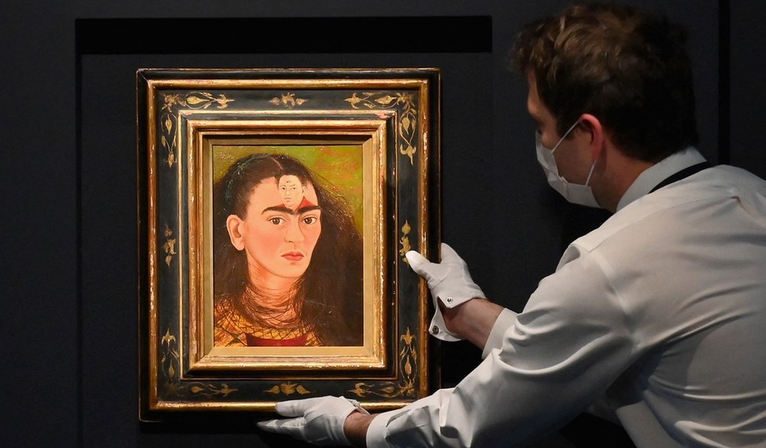 Obra de Frida Kahlo é vendida por US$ 34,9 milhões e marca novo recorde para a artista