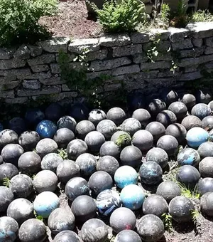 Homem descobre 158 bolas de boliche enterradas durante reforma de casa nos EUA