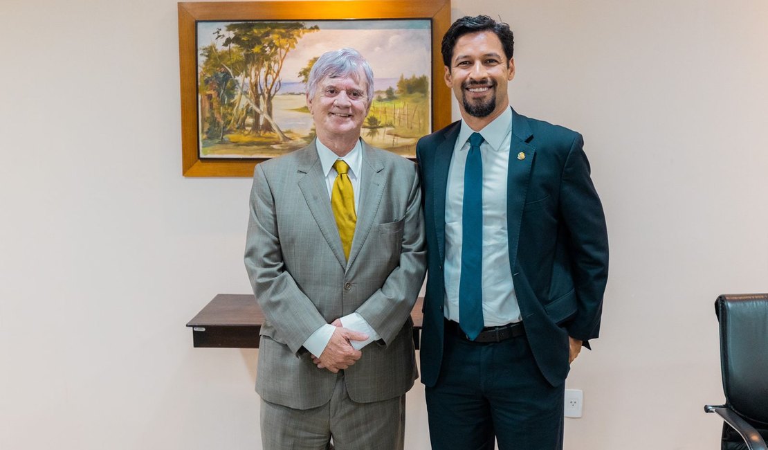 Rodrigo Cunha participa de visita ao governador de Alagoas Klever Loureiro