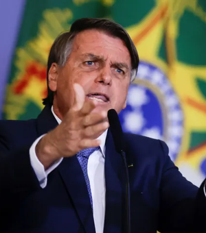 Bolsonaro critica Lula por volta dos impostos sobre combustíveis