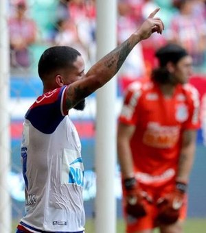 Corinthians leva virada na Bahia e começa Brasileiro com derrota