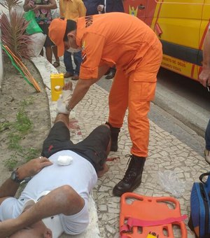 [Vídeo] Colisão entre motocicletas deixa um ferido no centro de Arapiraca