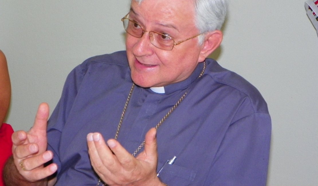 Bispo diocesano de Penedo sugere voto em Bolsonaro