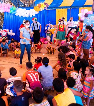 Música, brincadeiras e presentes fazem a alegria de crianças de bairro carente em Arapiraca