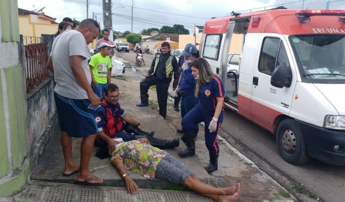 Mulher tropeça em calçada irregular e vai para hospital no Agreste