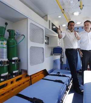 Governo de Alagoas entrega duas ambulâncias para Hospital do Agreste