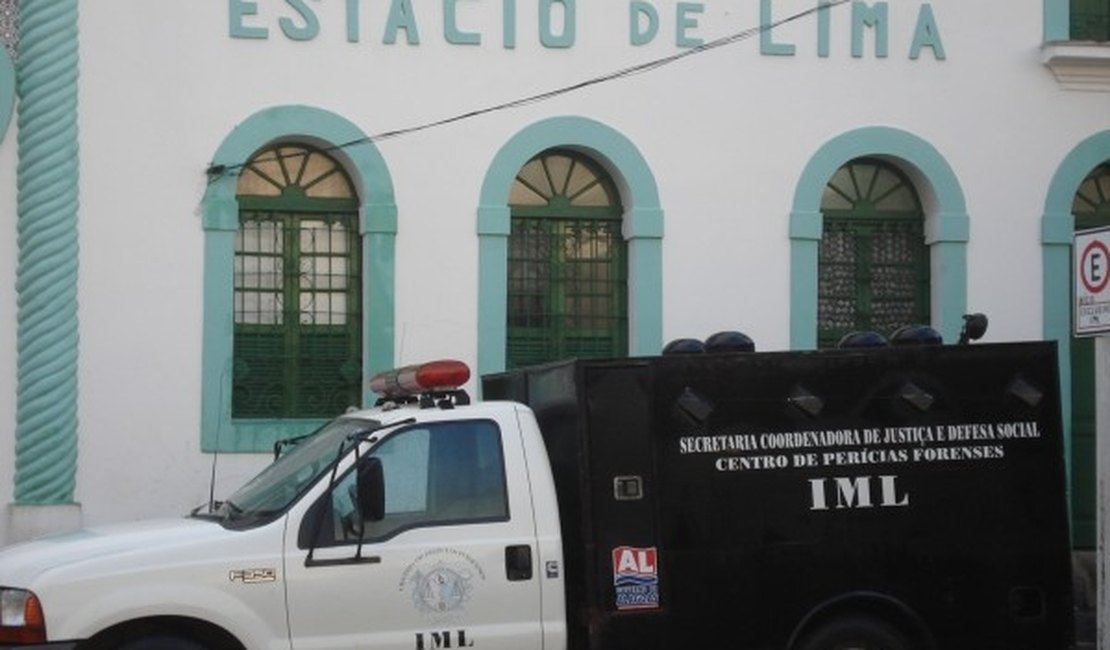 Três pessoas são executadas a tiros dentro de residências na capital alagoana
