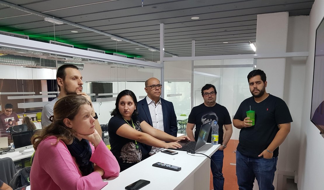 Reunião em pé? Empresas adaptam espaços para tornar encontros mais produtivos