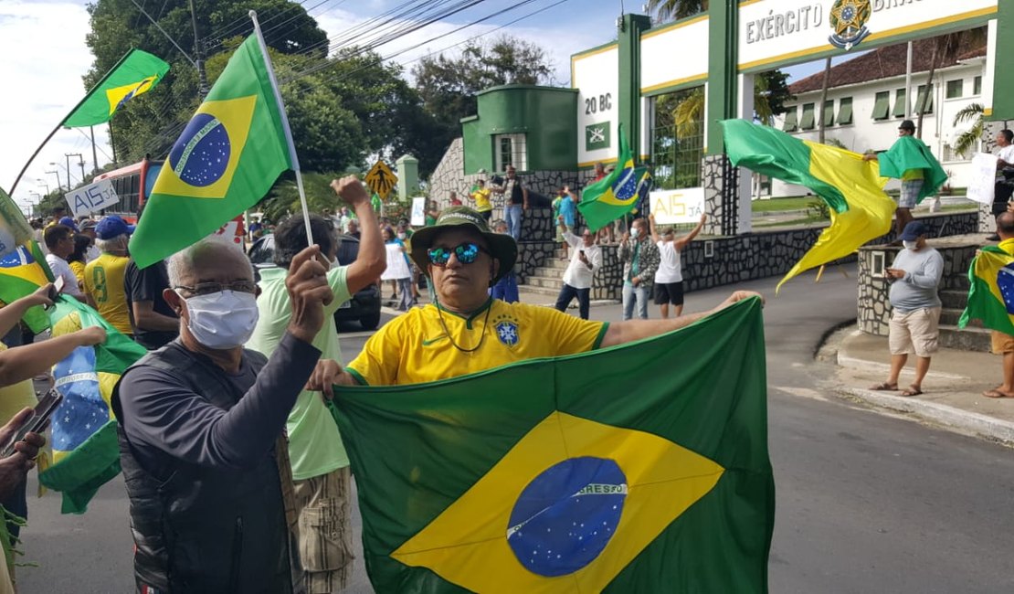 Professor da Ufal que participou de ato pró-Bolsonaro morre de Covid-19
