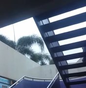 Vídeo flagra homem se masturbando em escadaria do Memorial da Mulher em Arapiraca