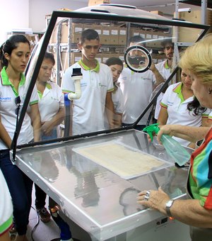 Governo do Estado leva alunos para conhecer o Arquivo Público de Alagoas