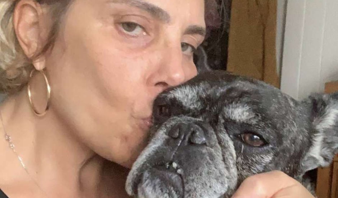 Heloísa Périssé celebra um ano sem quimioterapia