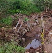 [Vídeo] Moradores voltam a reclamar das condições da estrada e da ponte no acesso ao povoado Sapucaia