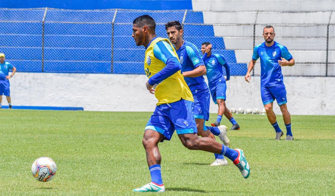 CSA finaliza preparação para jogo contra a Chapecoense