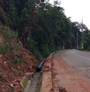 Tubos de drenagem para evitar novos deslizamentos de terra são furtados em Maceió