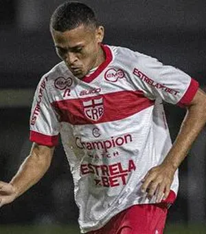 João Paulo celebra estreia pelo CRB com gol