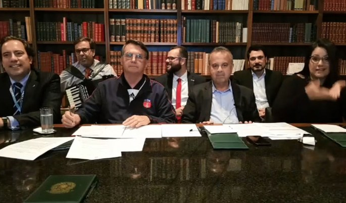 Netos de Luiz Gonzaga repudiam uso da música do avô em live de Bolsonaro