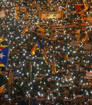 Menos de um quarto dos catalães quer seguir com separação da Espanha, diz pesquisa