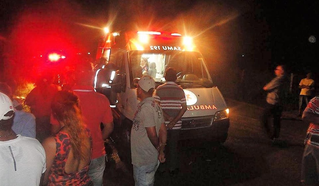 Uma pessoa morre e duas ficam feridas em frente a uma boate de Maceió