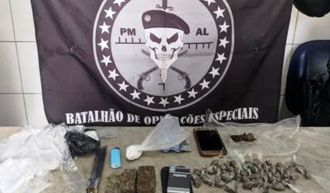 Dupla de jovens é presa por tráfico de drogas no São Jorge