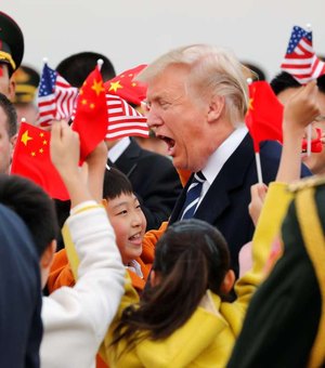 Trump chega à China em busca de apoio sobre Coreia do Norte