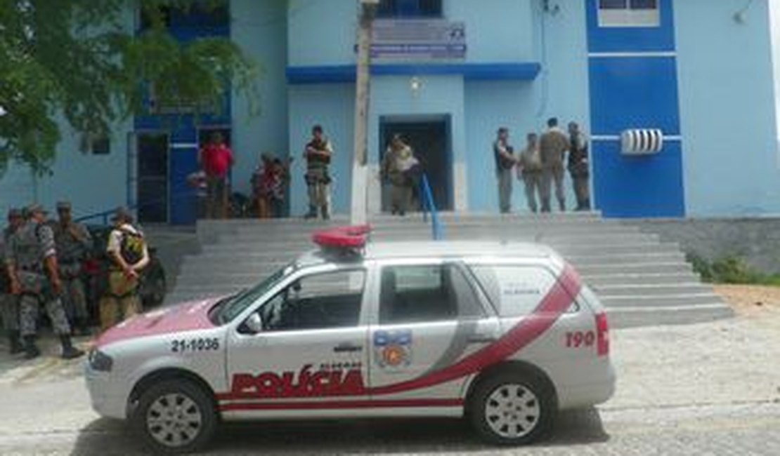 Polícia prende acusado de tráfico de drogas em Delmiro Gouveia