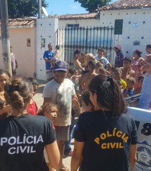 Natal: policiais civis distribuem brinquedos para crianças na Capital