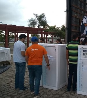 Messias e Minador do Negrão recebem campanha de troca de geladeiras da Equatorial