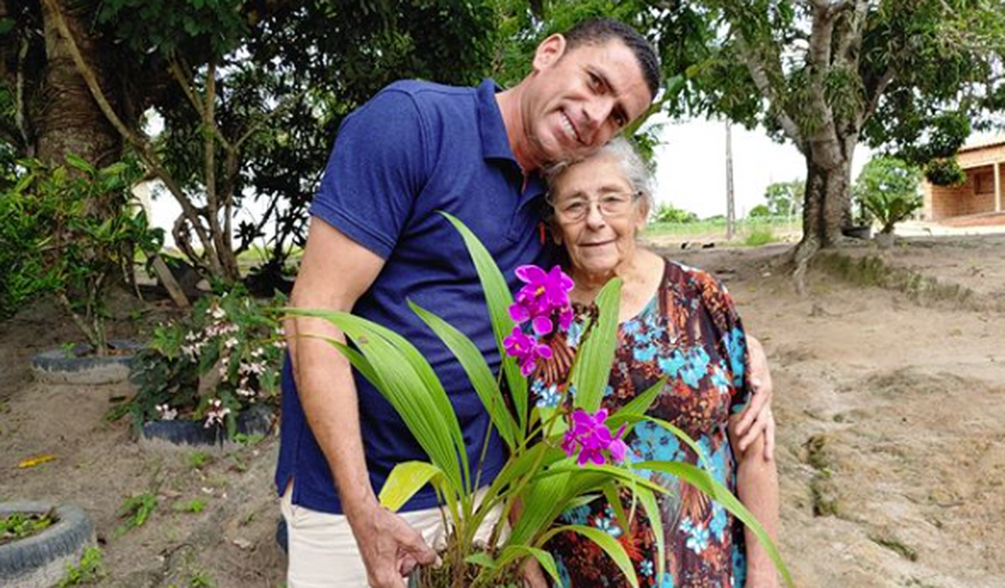 Mãe do prefeito de Limoeiro de Anadia morre de Covid-19
