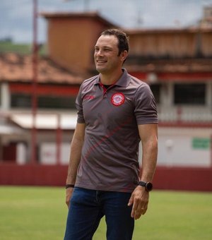 CSA deve anunciar Bruno Pivetti como novo treinador