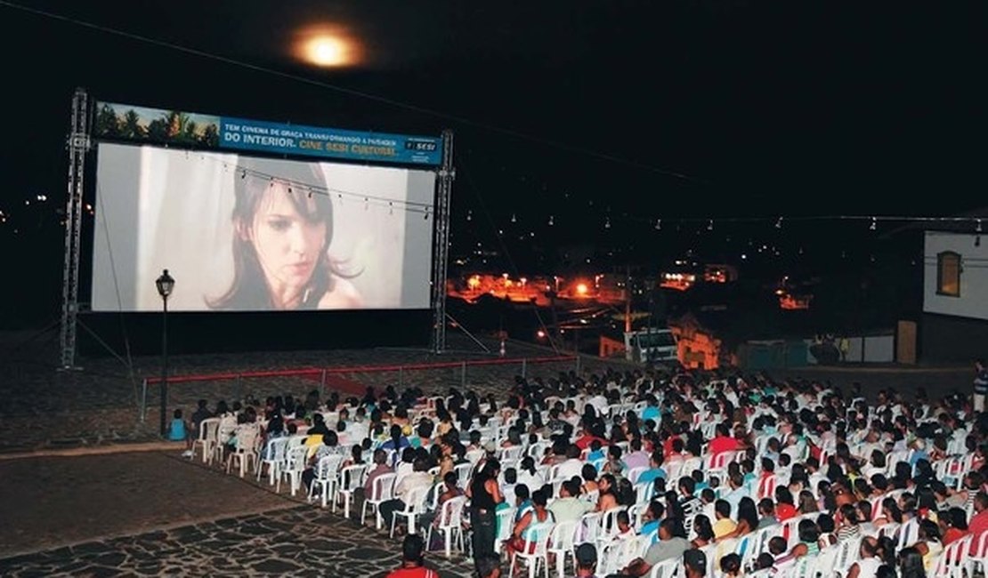 Cine Sesi Cultural leva cinema aos moradores de Quebrangulo