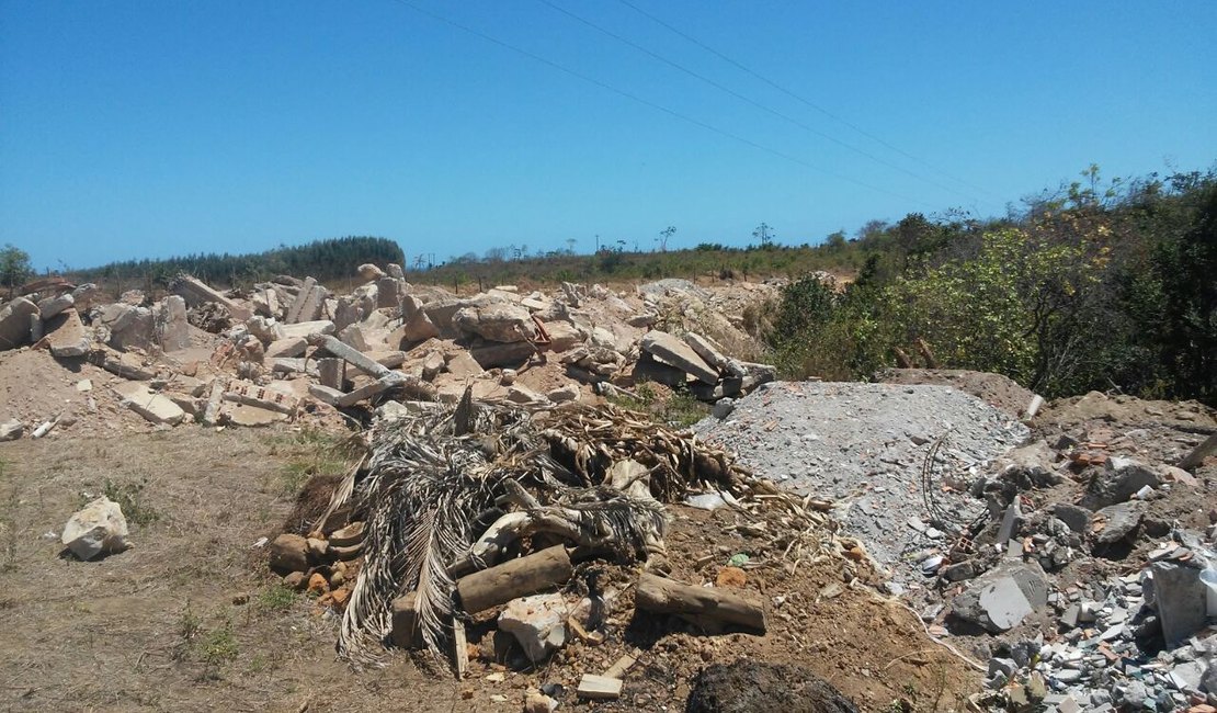 IMA flagra descarte irregular de resíduos da construção civil em Paripueira