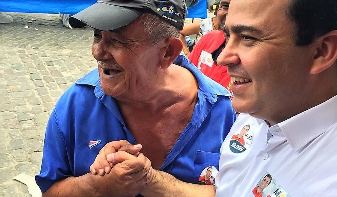 Filho do ex-governador Moacir Andrade reforça campanha em Penedo