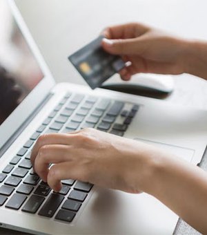 Compras online devem ser feitas com cautela para evitar mercadorias retidas em Alagoas