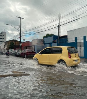 Inmet divulga novo alerta de chuvas fortes para Maceió e outras 86 cidades de AL