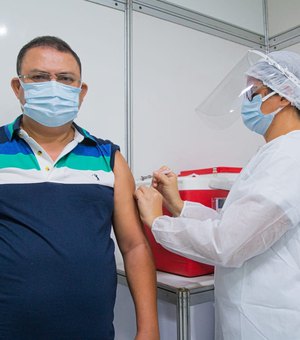 Arapiraca interrompe mais uma vez aplicação de primeira dose por falta de vacinas contra a Covid-19