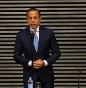 Doria toma posse com cobrança a secretários e críticas ao PSDB