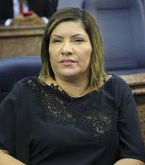 'Não me alegro com essa situação', diz Ana Hora sobre substituir Silvânio Barbosa na Câmara de Maceió