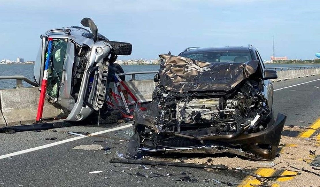 Motorista sobrevive a acidente e pula de ponte para salvar criança