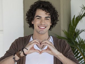 Sam Alves, do 'The Voice Brasil', assume ser gay: 'No começo neguei por impulso'