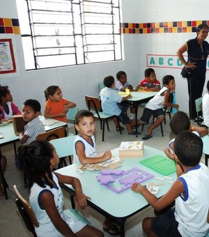 Aprovado projeto que institui meia-entrada para professores em Alagoas
