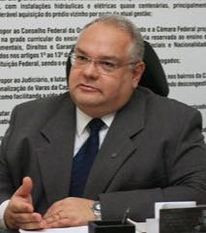 Presidente do CSA admite negociação avançada com Osvaldo