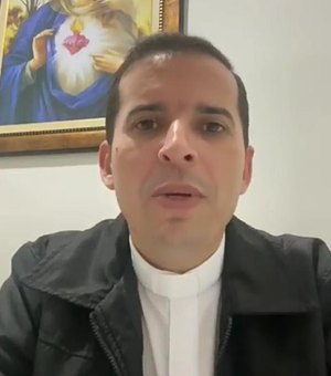 [Vídeo] Padre Fábio Freitas fala sobre episódio de jovem que quebrou imagem de Cristo em igreja de Palmeira
