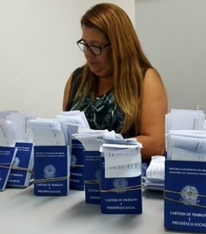 Mais de 350 carteiras de trabalho novas estão à espera dos titulares no Sine Jaraguá