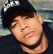 Léo Santana lamenta morte de funcionários após grave acidente com caminhão da banda