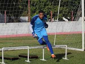CRB fecha empréstimo com goleiro do América-RN