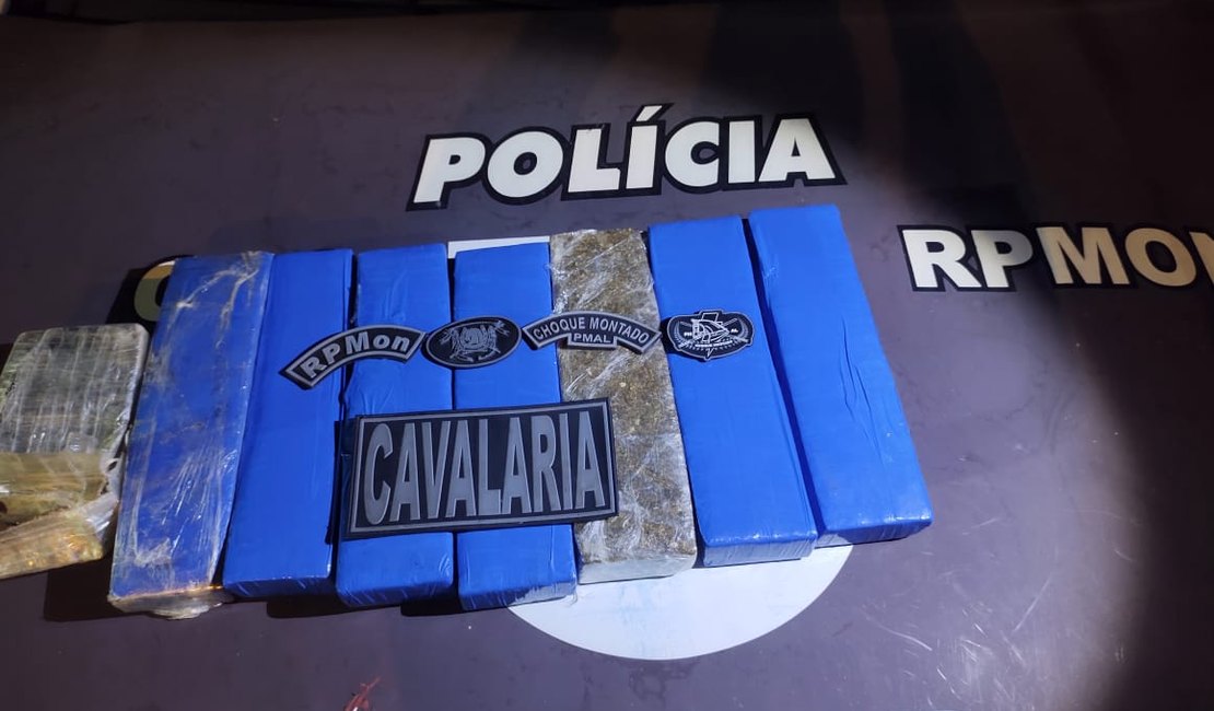 Polícia encontra mais de 6 kg de maconha e crack em casa abandonada no Reginaldo
